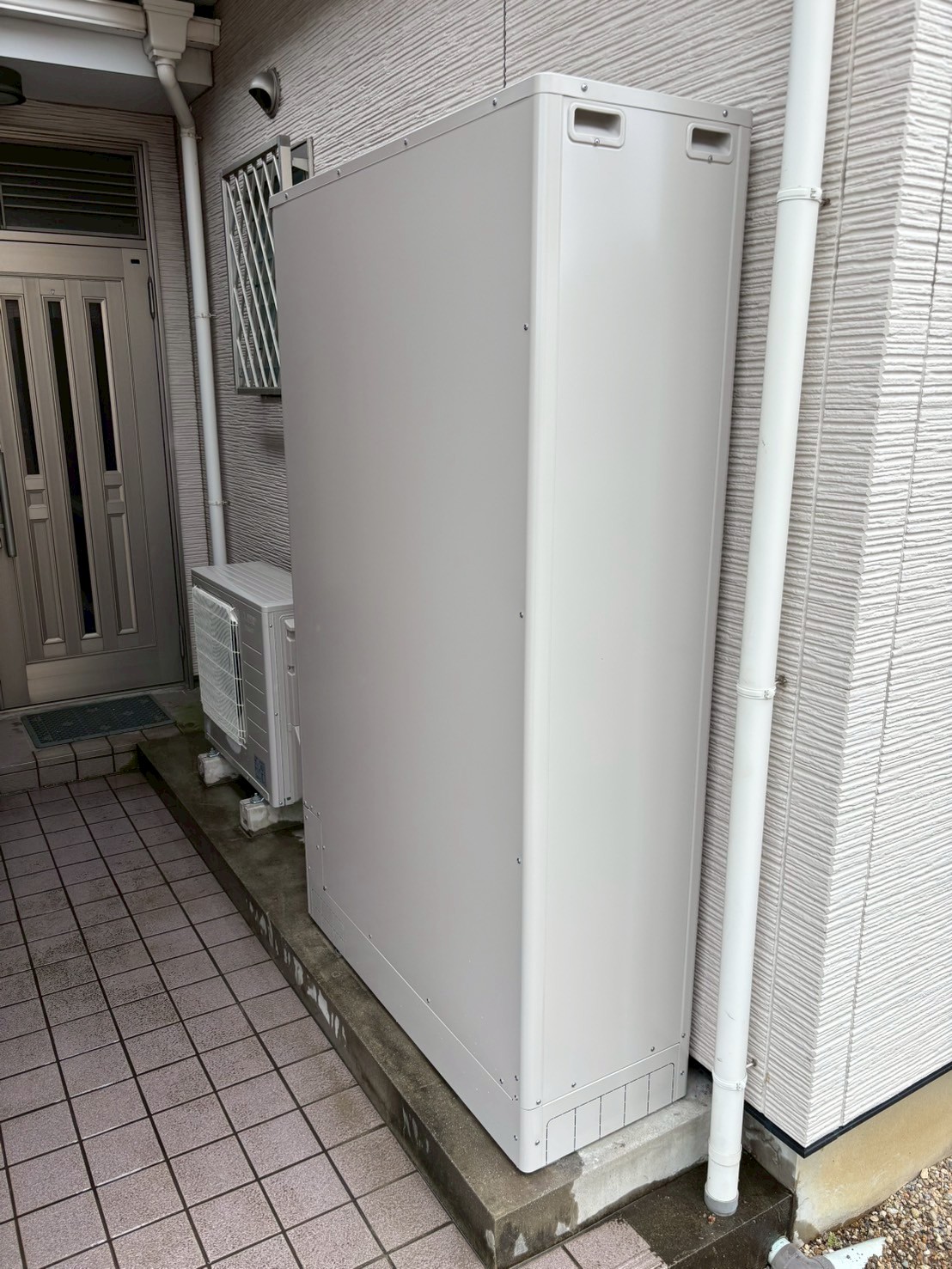 エコキュート事例69|シンワサービス|安城の激安エコキュートはお任せ下さい・給湯器の取付と電気工事|愛知県・三河・安城・刈谷・高浜・碧南・知立