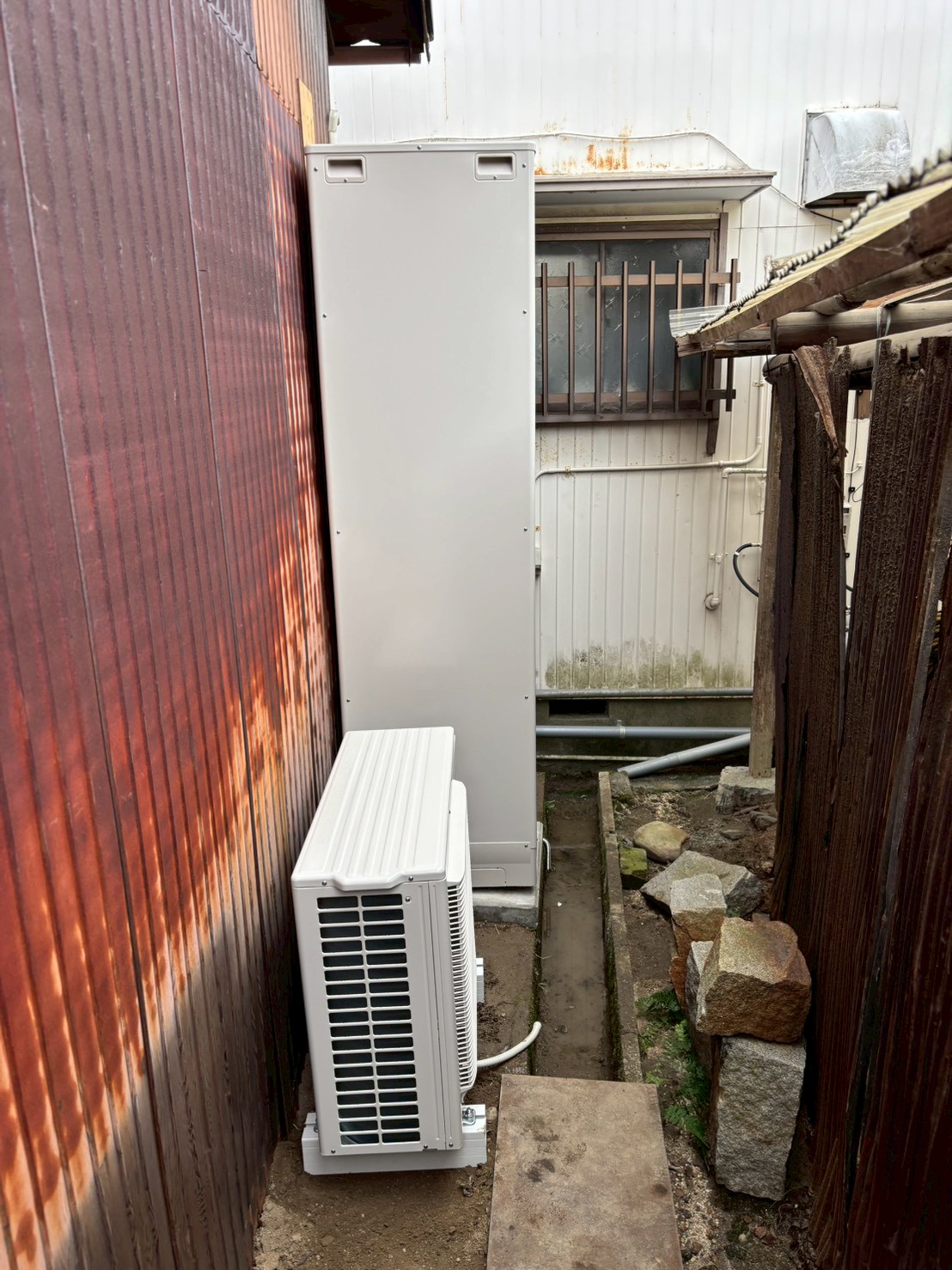 エコキュート事例112|シンワサービス|安城の激安エコキュートはお任せ下さい・給湯器の取付と電気工事|愛知県・三河・安城・刈谷・高浜・碧南・知立