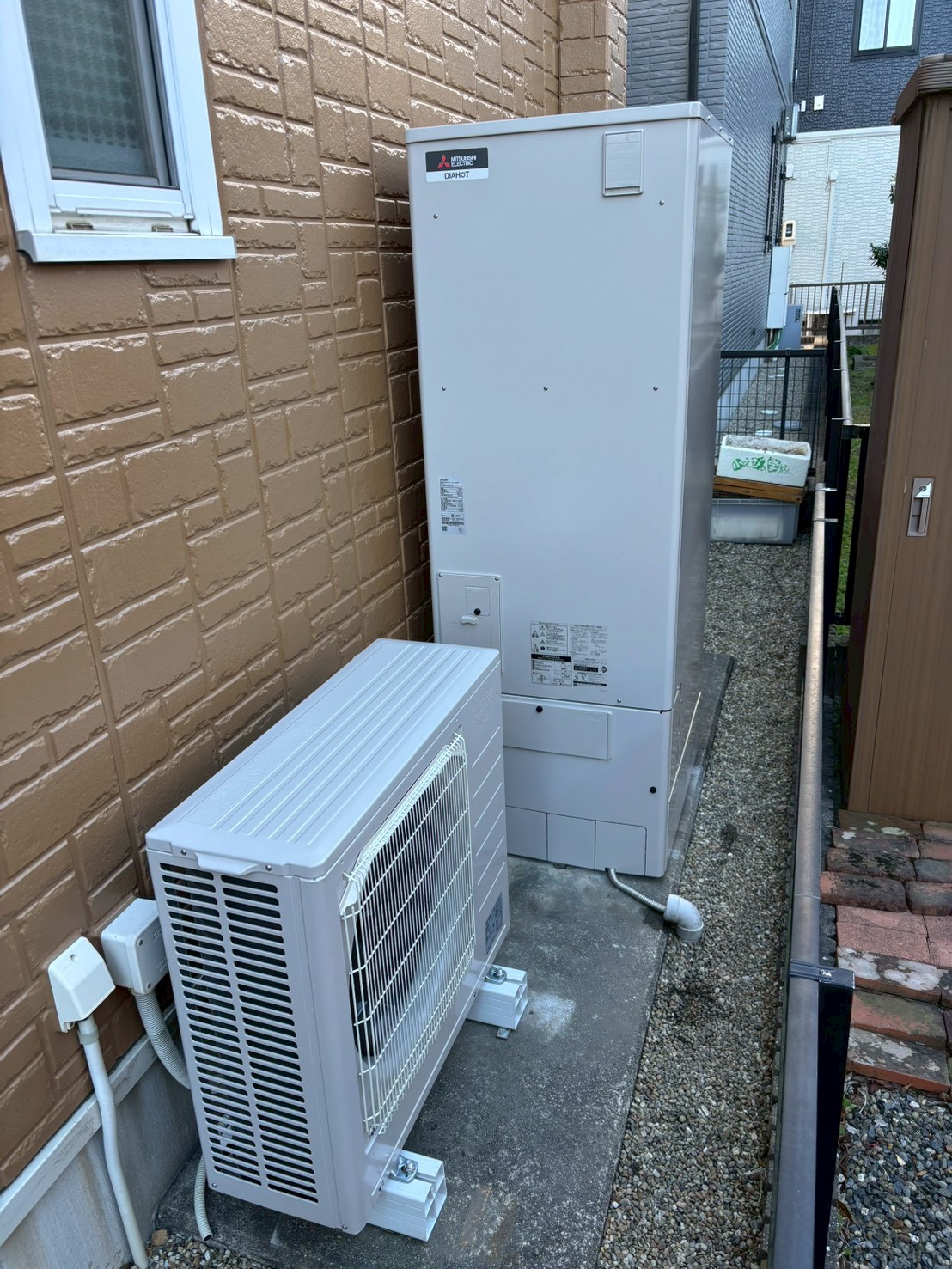 エコキュート事例127|シンワサービス|安城の激安エコキュートはお任せ下さい・給湯器の取付と電気工事|愛知県・三河・安城・刈谷・高浜・碧南・知立