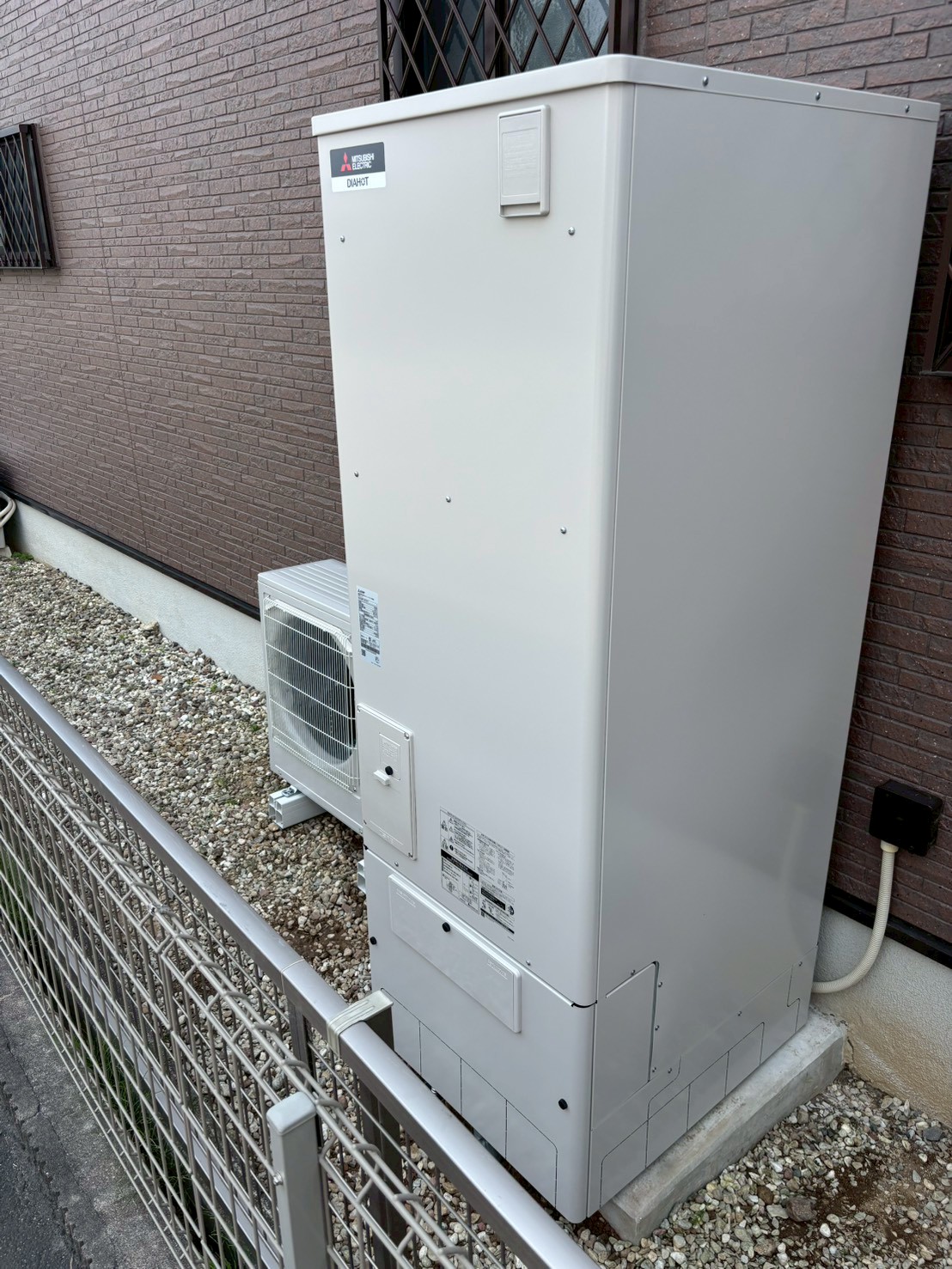 エコキュート事例154|シンワサービス|安城の激安エコキュートはお任せ下さい・給湯器の取付と電気工事|愛知県・三河・安城・刈谷・高浜・碧南・知立